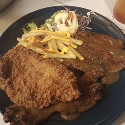 สเต็กหมูพอร์คช้อป + สเต็กปลาดอรี่ชุปเเป้งเกล็ดขนมปังทอด