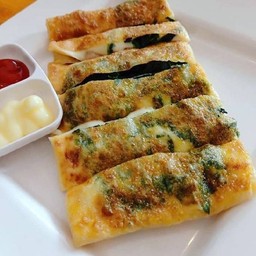 โรตีผักโขมชีส