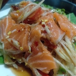 ตำแซลมอน