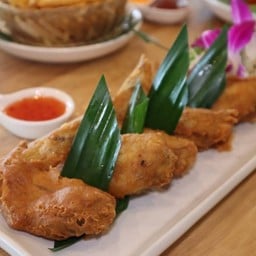 ปีกไก่ทอดน้ำปลา