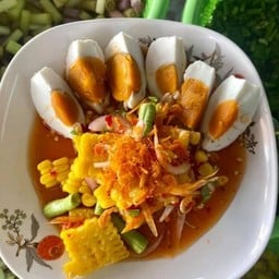 ยำข้าวโพดไข่เค็ม 40.-