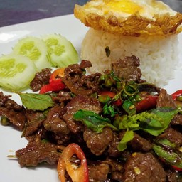 กระเพราเนื้อชิ้น , เนื้อสับ