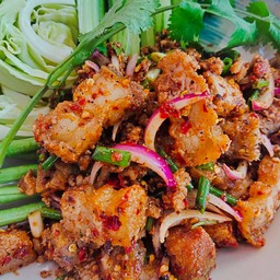 ลาบหมูกรอบปนหมูสับ