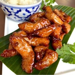 อิ่มดีหมูทอดชาววัง