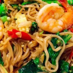 มาม่าผัดขี้เมากุ้ง