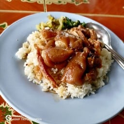 น้องออ ขาหมู หมูแดง ก๋วยเตี๋ยวหางหมู ชะอวด