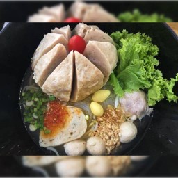 ก๋วยเตี๋ยวลูกชิ้นชาลี ปั๊มปตท.ท่าดี