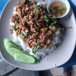 ร้านกะเพราหลบแดก