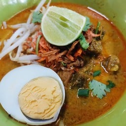 ก๋วยเตี๋ยวแกงไก่