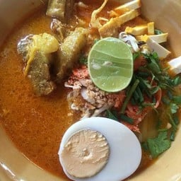 ก๋วยเตี๋ยวแกงเนื้อ