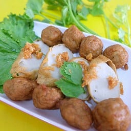 ก๋วยเตี๋ยวติดแอร์ตรงข้ามรร.ศรัทธา