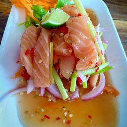 ยำแซลมอน