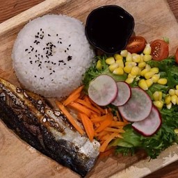 ข้้าวหน้าปลาซาบะซอสเทริยากิ