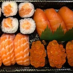 Salmon sushi mori