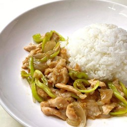 ข้าวผัดพริกหยวกไก่