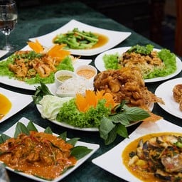 ห้องอาหาร Bay marina