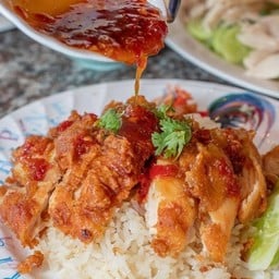 ข้าวมันไก่ทอด พิเศษ