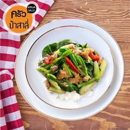 ข้าวราดผัดคะน้าปลาเค็ม