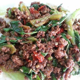 ข้าวกะเพราเนื้อ