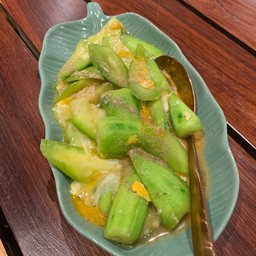 บวบผัดไข่ (ไม่ธรรมดา)