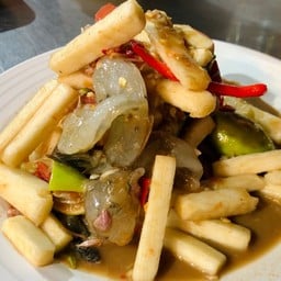 ตำยอดมะพร้าวกุ้งสด