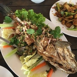 ลาบแซ่บอัมพวา ตำถาด 3