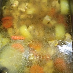 ต้มไก่ขมิ้น