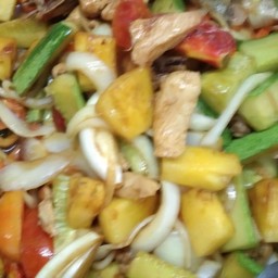 ผัดเปรี้ยวหวานไก่