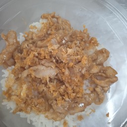 ข้าวหมูทอดกระเทียม