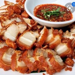 หมูทอดปักปิ่น