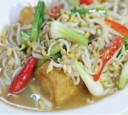 ผัดถั่วงอกเต้าหู้หมูสับ