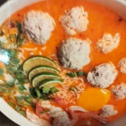 มาม่าต้มยำหมูยอ+เห็ดออริจิ