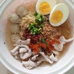 ก๋วยเตี๋ยวหมูต้มยำโบราณ