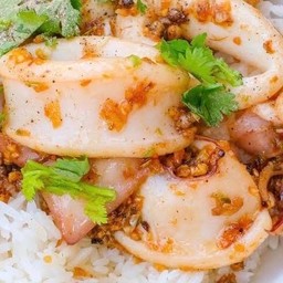 ข้าวราด ปลาหมึก ทอดกระเทียม