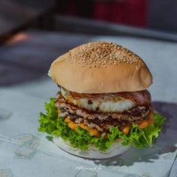 เบอร์เกอร์สามล้อแดง สาขาศรีราชา ศรีราชา