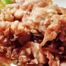 ทอดกระเทียม(กับข้าว)