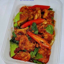 ผัดพริกแกงหมู