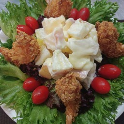 สลัดกุ้งทอด