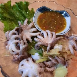 ปลาหมึกสายลวกจิ้ม