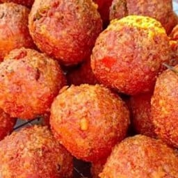 ยำแหนมข้าวทอด (น้องใบเตย)
