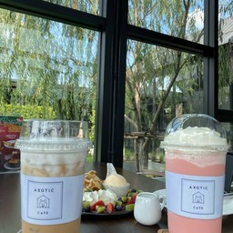 คาปูชิโน่เย็น นมกุหลาบ