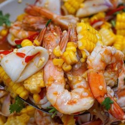 ยำข้าวโพดทะเลสุก (ปลาร้าและ ไม่ใส่ปลาร้า )ระบุด้วยค่ะ