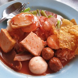 เย็นตาโฟผัดซอส