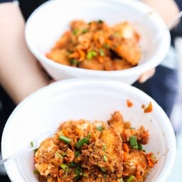 ไก่ทอด หน้า ญ.ว.