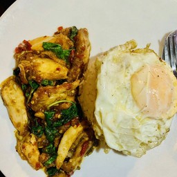 ข้าวกระเพาไก่กรอบ+ไข่ดาว
