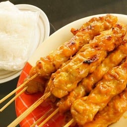 ไก่ย่างไม้ใหญ่เด็กอ้วน