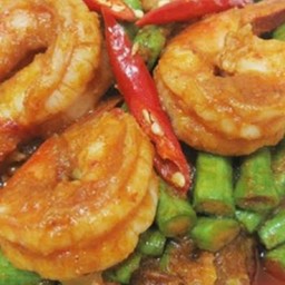 กุ้ง หมึก ผัดพริกแกง