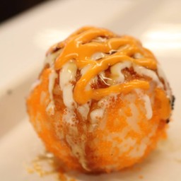 ซูชิบอลราดสลัด+ซอสหวาน+ซอสสไปซี่