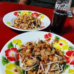 เกาเหลาผัดไทยกากหมู