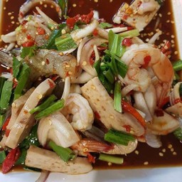 ซีฟู๊ดน้ำปลาร้า กุ้งสด กุ้งลวก หมูยอ